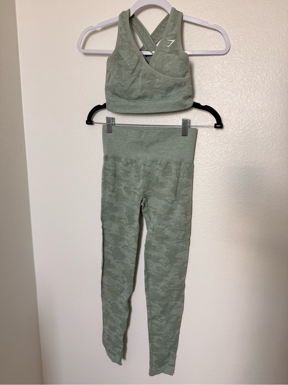 Gymshark Seamless Camo Leggings & Crisscross Sports Bra - Sage